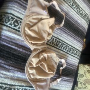 Elomi bra gently used but in great condition